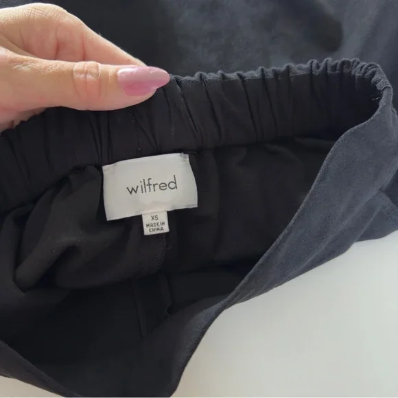 Wilfred High Waist Black Suede Shorts - Picture 6 of 9